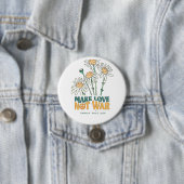 白い「愛を作るNot War」 3 in button Harris 2024 缶バッジ (インサイチュ)
