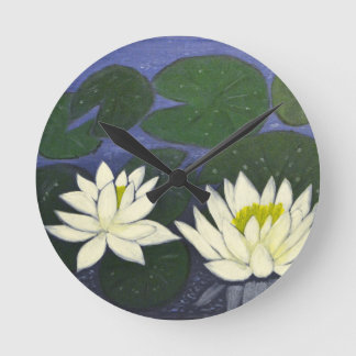 白い《植物》スイレン池の花。 ラウンド壁時計