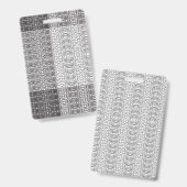 白いbにライトグレーの繰り返しV型パターン バッジ (正面＆裏面)