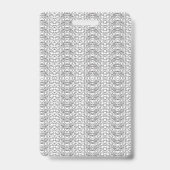 白いbにライトグレーの繰り返しV型パターン バッジ (裏面)