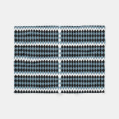 白いbの市松模様に白い模様 フリースブランケット (正面(横))