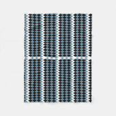 白いbの市松模様に白い模様 フリースブランケット (正面)