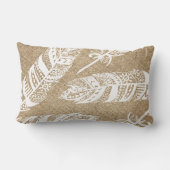 白いBohoの種族の羽ののどのバーラップ ランバークッション (裏面)