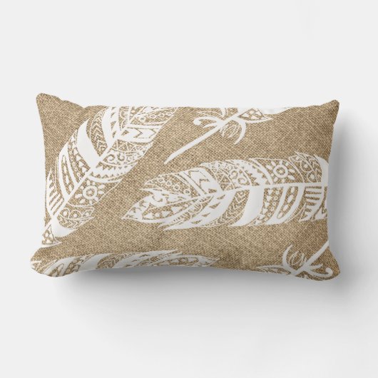 白いBohoの種族の羽ののどのバーラップ ランバークッション (正面)
