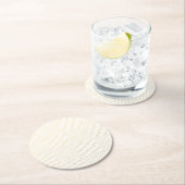 白いColのモダンで幾何学的な金ゴールドの正方形パターン ラウンドペーパーコースター (インサイチュ)