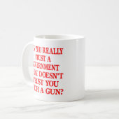 白いGovの信頼銃との コーヒーマグカップ (正面左)