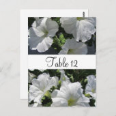 白いPetuniasテーブルのシーティングカード ポストカード (正面/裏面)