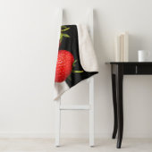 白いsbcnmの上に黒のイチゴ シェルパブランケット (インサイチュ)