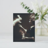 白うさぎファンタジーアート付きシュレアル茶 ポストカード (スタンド正面)