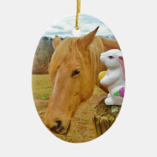 白うさぎ、金髪の黄色い馬 セラミックオーナメント