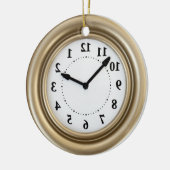 白おもしろい兎の時計 セラミックオーナメント (左)