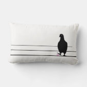 白おもしろい線の上にかわいいピンクのバブルガムの鳥 ランバークッション (裏面)