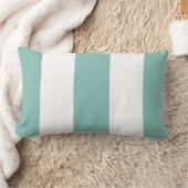 白および水のストライプな枕 ランバークッション (ブランケット)