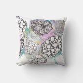 白かわいらし混合メディアデザイン上のパステル クッション (正面)