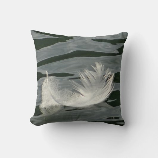 白かわいらし羽 クッション (正面)