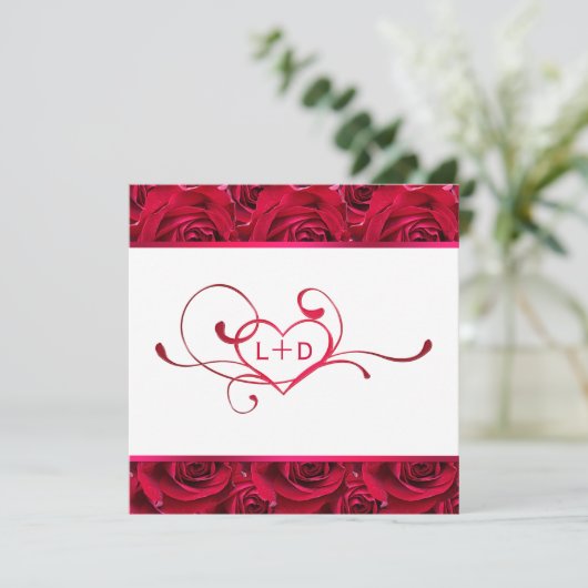 白くおよび赤いバラのカップルのシャワーの招待状 招待状 (スタンド正面)