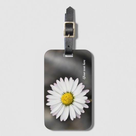 白くおよび黄色の野生のデイジー ラゲッジタグ (正面縦)