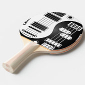 白くおよび黒いギターおよび低音の陰陽 卓球ラケット (正面アングル)