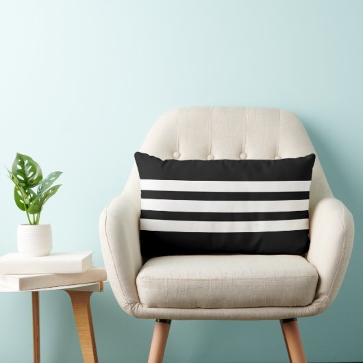 白くおよび黒い三倍のストライプのLumbarの枕 ランバークッション (椅子)