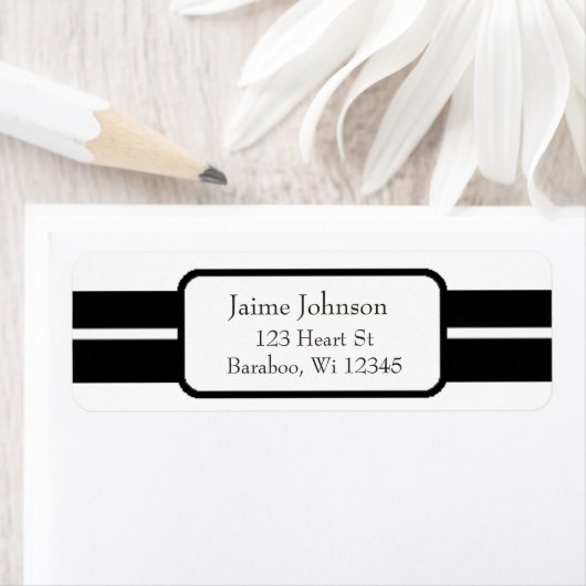 白くおよび黒く上品な差出人住所のステッカー ラベル (インサイチュ)