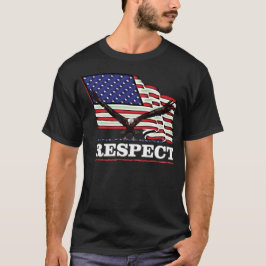 白く彫り込まれたRespect上の鷲とアメリカ国旗 Tシャツ