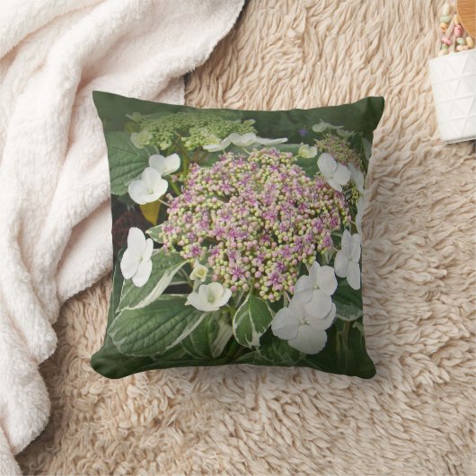 白く、ピンクのレース帽子のアジサイの花枕 クッション (ブランケット)