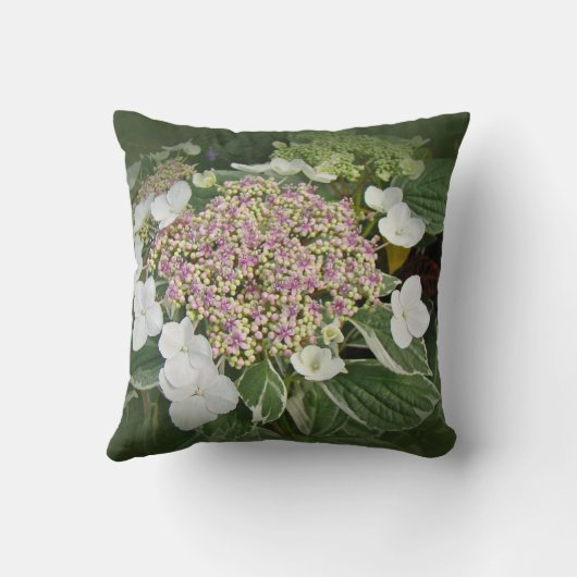 白く、ピンクのレース帽子のアジサイの花枕 クッション (裏面)