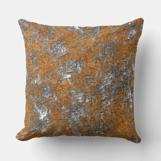 白っぽい灰色のラフの上に金色のオレンジ色で覆われた クッション (正面)
