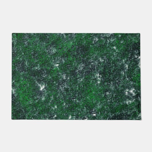 白っぽい灰色の岩または木の幹の上の緑の菌類 ドアマット (正面)