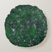 白っぽい灰色の岩または木の幹の上の緑の菌類 ラウンドクッション (正面)