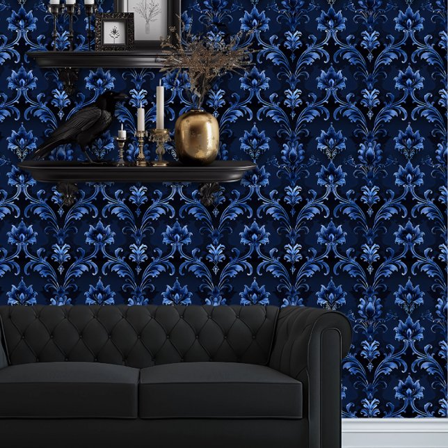 白っぽい細かい青 壁紙 (Whimsigoth Dark Blue Damask wallpaper behind a black couch.)