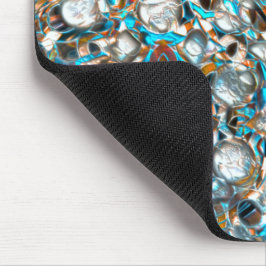 白っぽい質感の上に穴のあいた青みがかった部分 マウスパッド