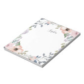 白とかわいらしトレンディーピンクの水色フローラ ノートパッド (回転)