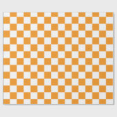 白とエレガントオレンジのチェッカーボード ラッピングペーパー (フラット)