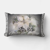 白とエレガント銀のクリスマスポインセチア ランバークッション (正面)