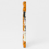 白とオレンジ色の猫が緑の目と青い目をパターン iPhoneケース (右側)