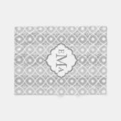 白とグレーのストライプクローバー幾何学的 フリースブランケット (正面(横))