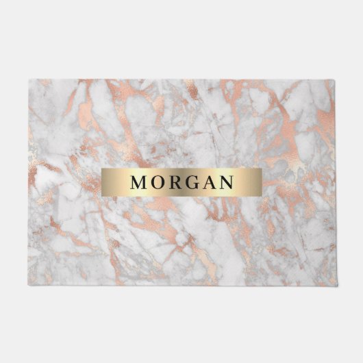 白とバラの金ゴールド大理石、名前オン金ゴールドバンド ドアマット (正面)