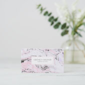 白とピンクとグレーのモダン大理石の渦巻き 名刺 (スタンド正面)