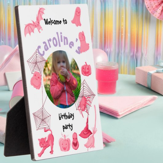 白とピンクのハロウィーンの誕生日パーティーへようこそ フォトプラーク