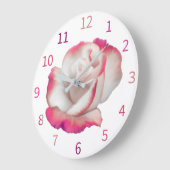 白とピンクのバラ – パステルアート ラージ壁時計 (傾斜)