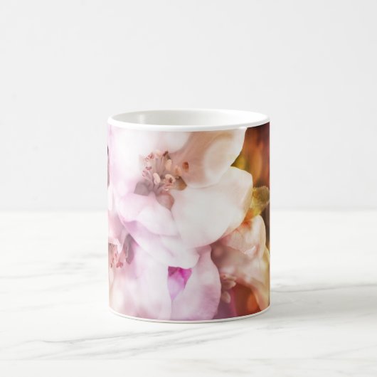 白とピンクのランエレガントス – フローラ コーヒーマグカップ (中央)