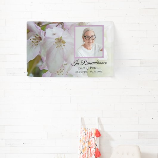 白とピンクの花のお祝い葬式 横断幕 (インサイチュ)