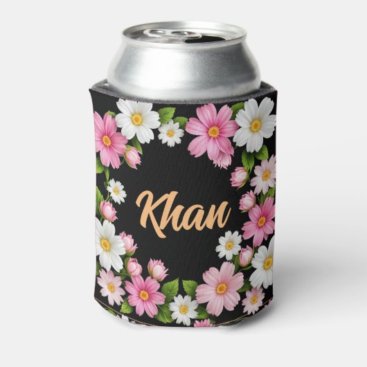 白とピンクの花の前の名前 缶クーラー (缶裏面)