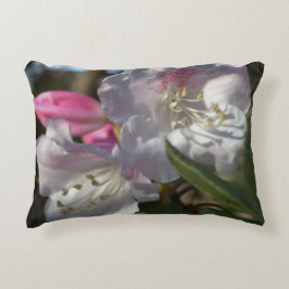 白とピンクの花の枕 アクセントクッション