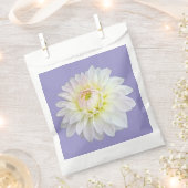 白とピンクの花 フェイバーバッグ (クリップ留めされた状態)