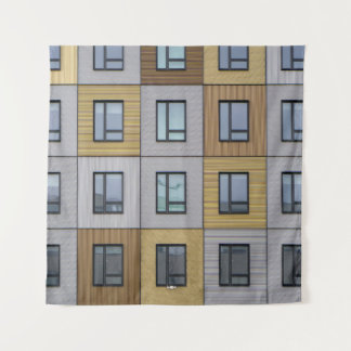 白とベージュの建物ウィンドウ タペストリー