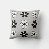 白とモダン黒の花をライトシルバーグレー クッション (裏面)