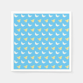 白と明るい黄色の蝶飛んでいる青 スタンダードカクテルナプキン