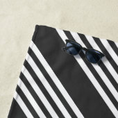 白と木炭の5つのストライプパターン ビーチタオル (インサイチュ)